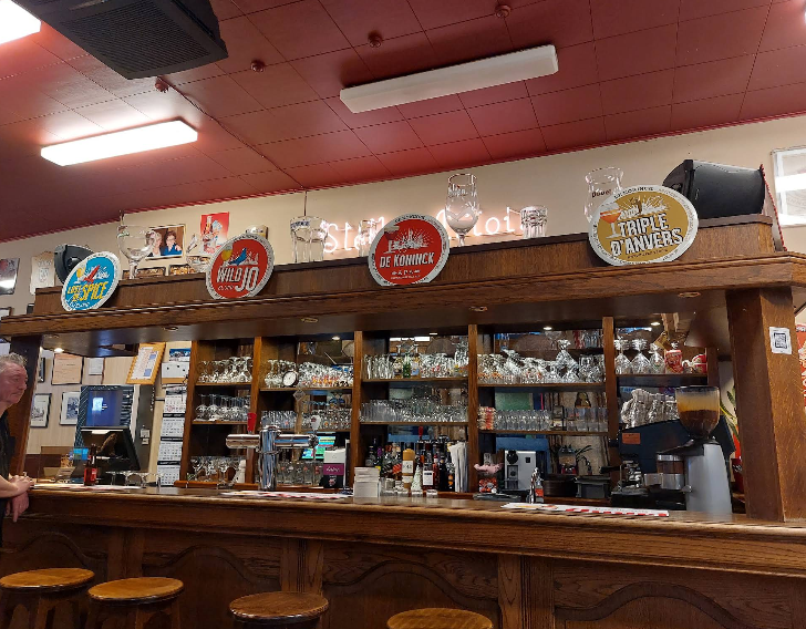 Clock (The Cafe)